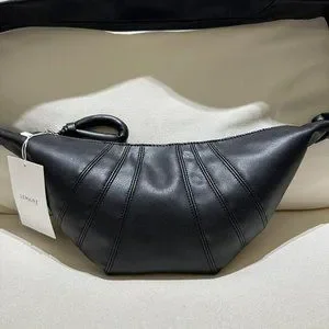 美品lemaire croissant bag small black Croissant Small leather shoulder bag in black - Lemaire